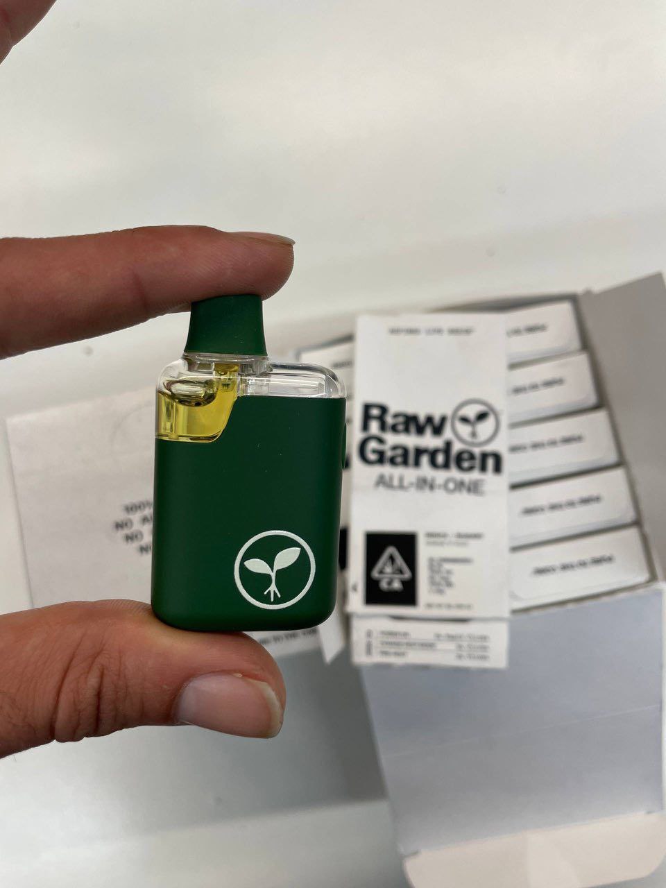 photo_2026-02-01_10-52-24 raw garden all in one disposable 1g refined live resin
