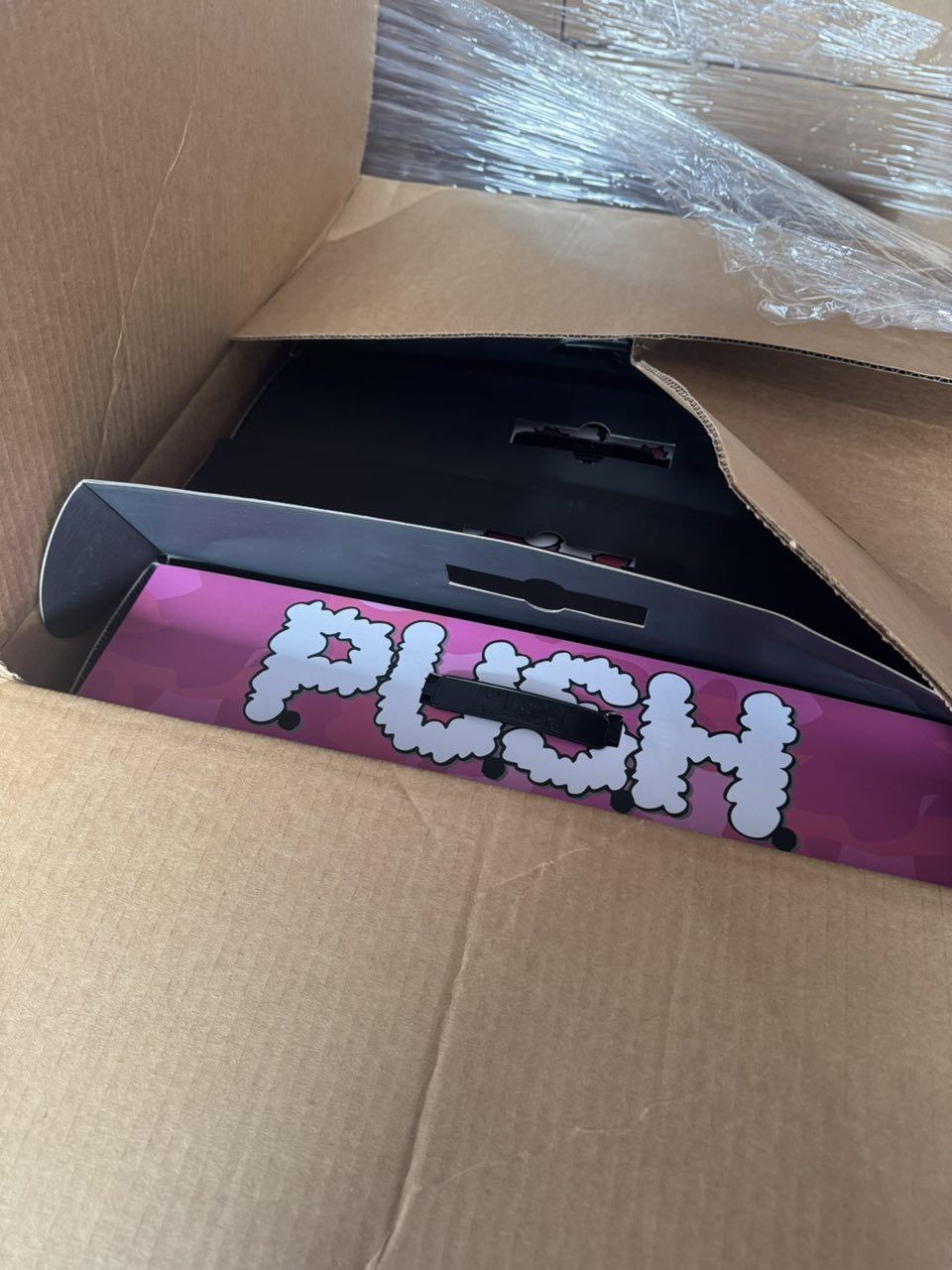 photo_2026-02-14_07-04-31 push 2g disposable with screen valentine's edition